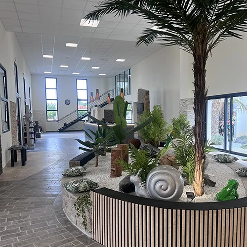 Agence Granier Diffusion Albi avec showroom dédié au dallage et parements en pierre