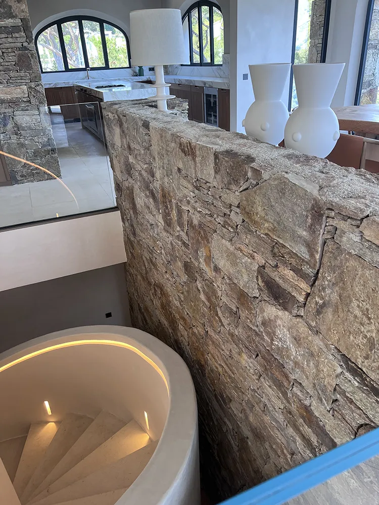 Gneiss du Caroux en pierre à bâtir, construction de murs en pierre – Toulouse Sud