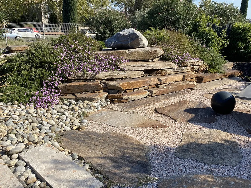 GRANDES DALLES GNEISS AGENCE AVIGNON (2) (Copier)