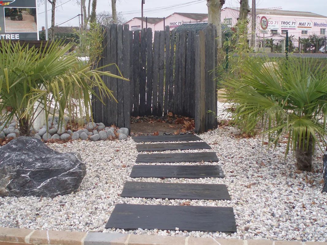 PLAQUES PIQUETS ARDOISE ET GRANULATS BLANC PUR