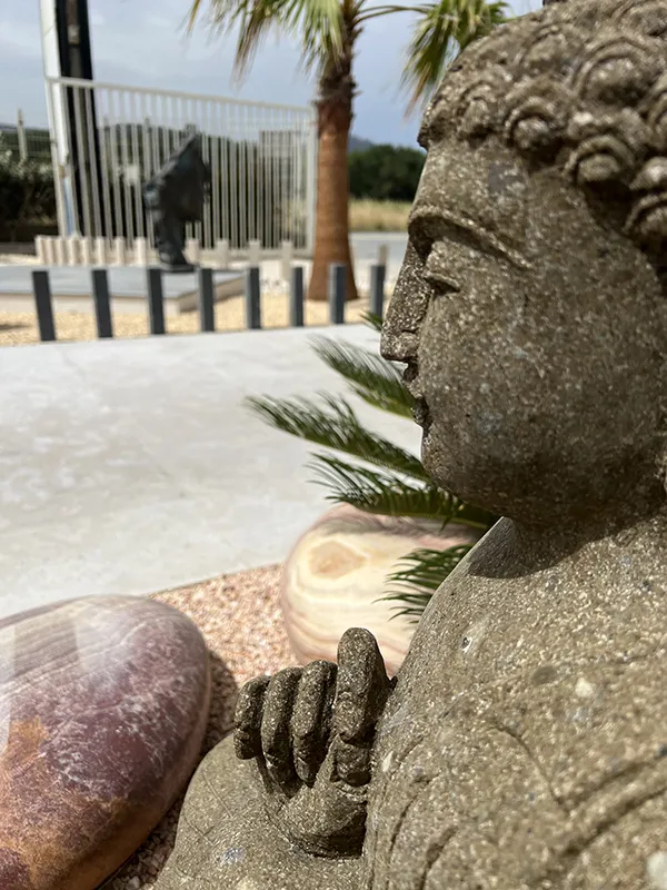 expo grimaud BOUDDHA ASSIS CHAKRA Ht 75 cm GREEN STONE (85kg) (1)