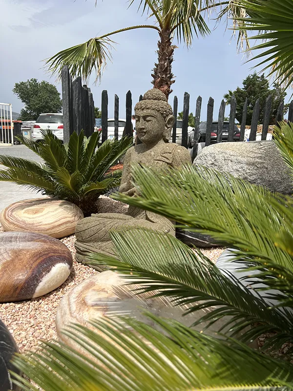 expo grimaud BOUDDHA ASSIS CHAKRA Ht 75 cm GREEN STONE (85kg) (2)