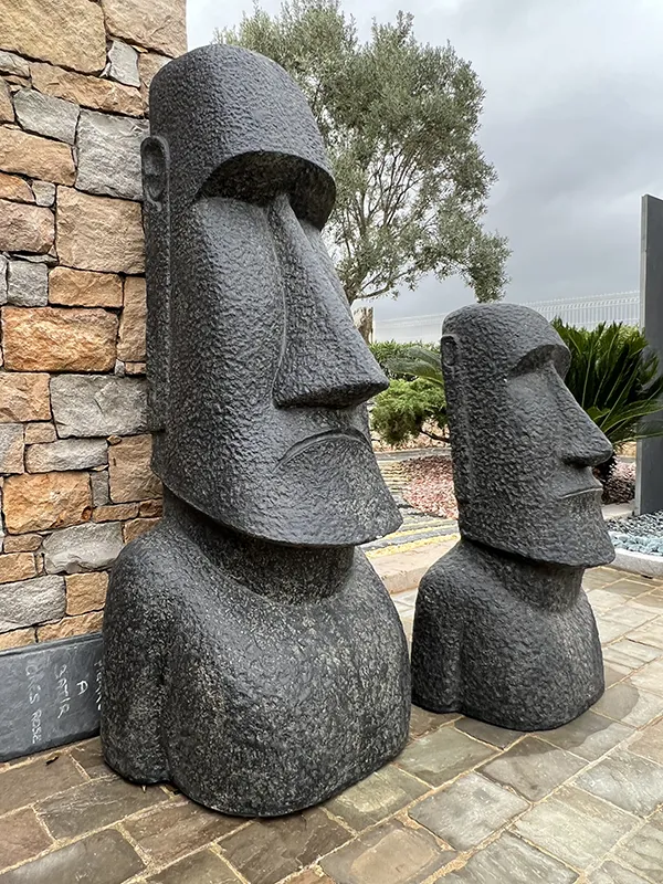 expo grimaud octobre 2022 moai beton (15)