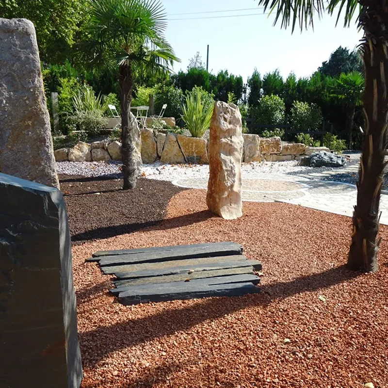 BRIQUE PILEE POUZZOLANE PIQUETS ARDOISE ET MNOLITHES (Copier)