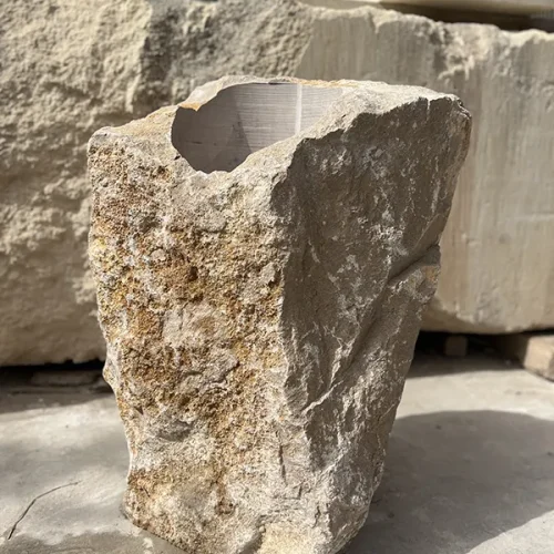 Pot de fleur calcaire du causse brut modele 70cm de haut