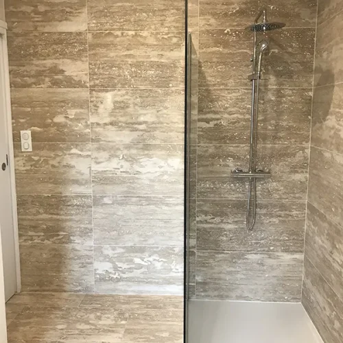 Salle de bain travertin vein cut Toulouse Nord