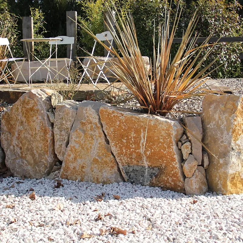 enrochements calcaire du causse et granulats marbre blanc