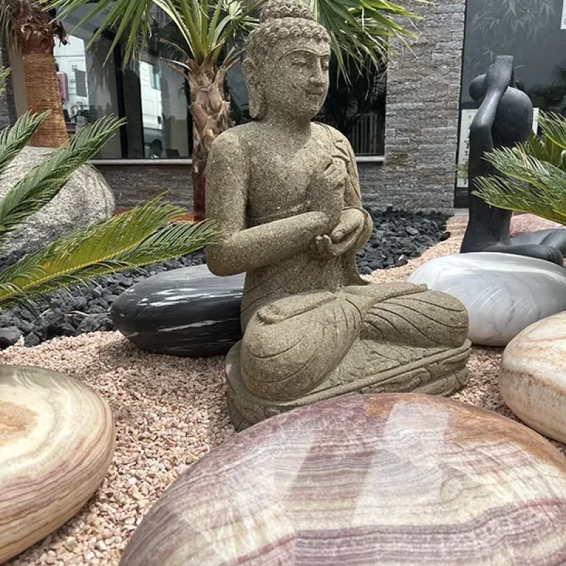 expo grimaud octobre 2022 galets geants graviers rose provence et statue grenn stone bouddha (126) - Copie