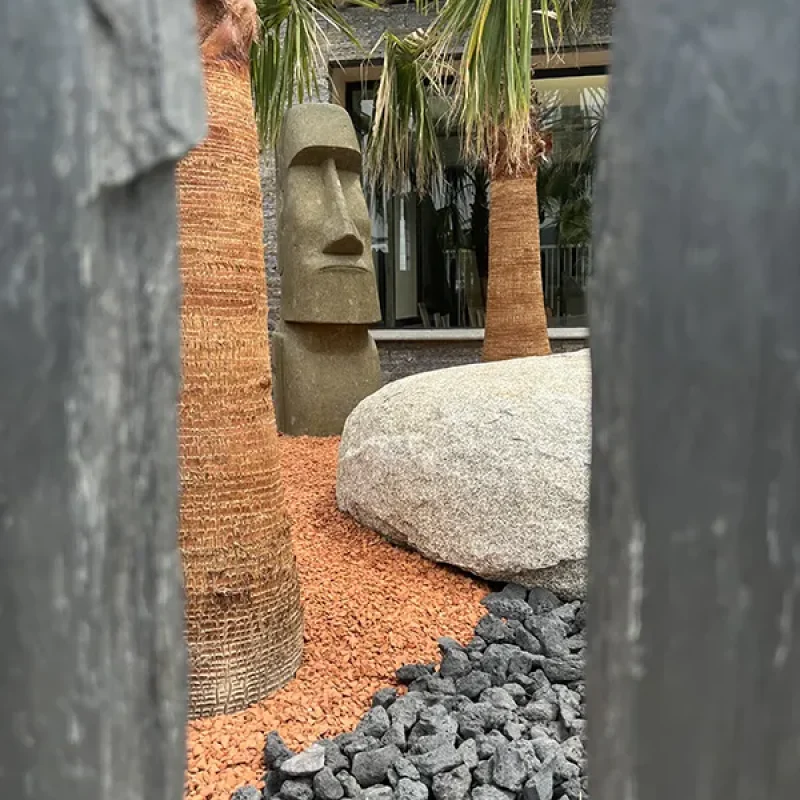 expo grimaud piquets ardoise bouts bruts boule granit et pouzzolane 40-80 (3)