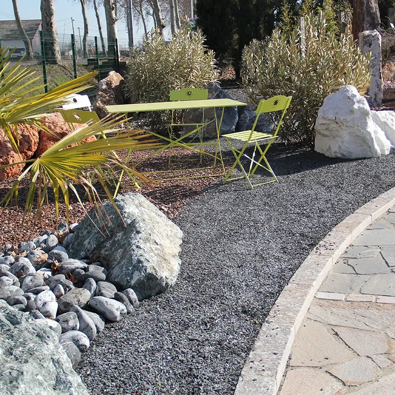 paillettes ardoise 5-15 galets nyx 10-20 et rochers vert amazone et blanc sost