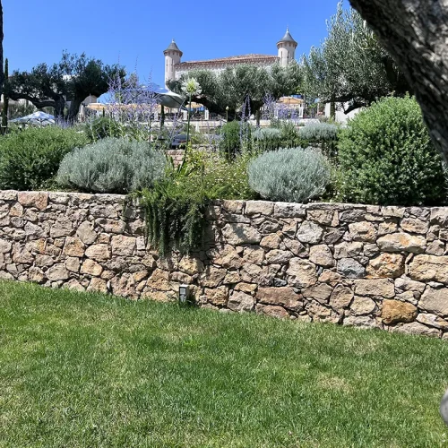 pierre à batir calcaire du causse (faces brutes)